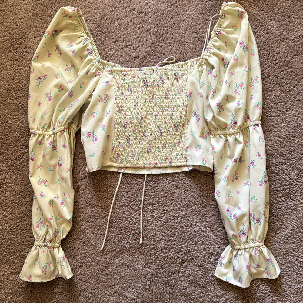 Elegant Floral Long Sleeve Blouse - Picture 3 of 3